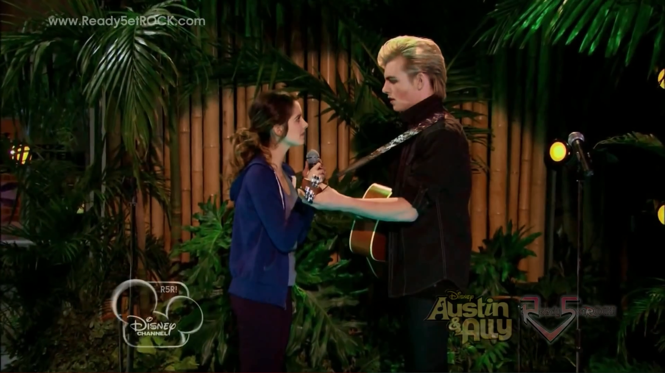 who is ally from austin and ally dating in real life