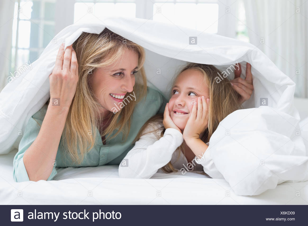 mother and daughter dating each other